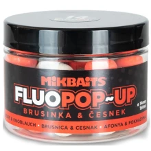 MIKBAITS - Plávajúce boilie Fluo Brusnica cesnak 150 ml 14 mm