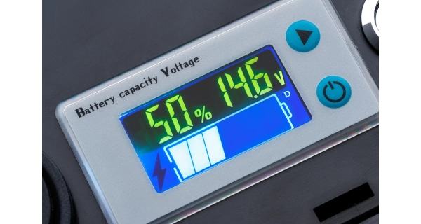 MIVARDI - Batéria M-cell 12v 23 Ah + 5 a nabíjačka