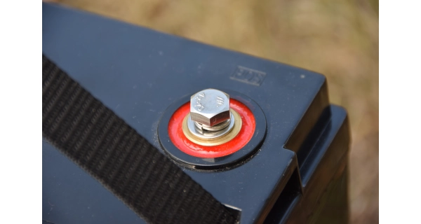 MIVARDI - Batéria M-cell 24v 100 Ah + 20 a nabíjačka