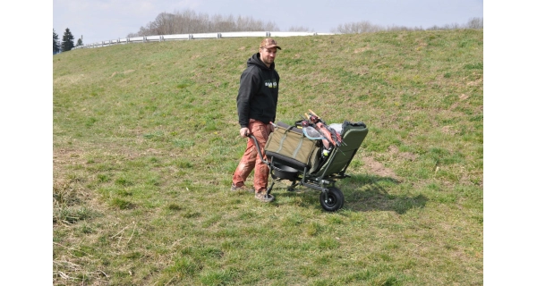 MIVARDI - Kreslo feeder Master + transp. systém