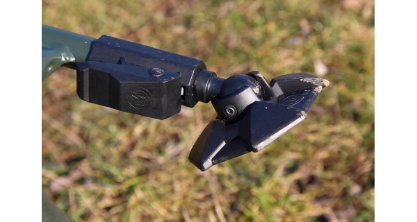 MIVARDI - Lehátko CamoCODE Flat8