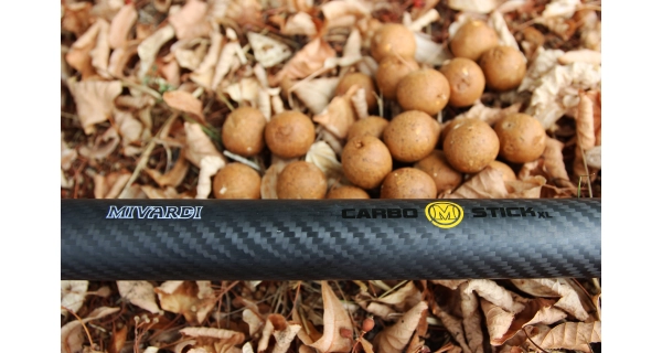 MIVARDI - Vrhacia tyč Carbo stick - L (s neopren. puzdrom) (23 mm )