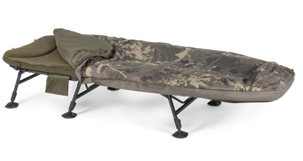 NASH - Lehátko so spacákom Indulgence HD40 Sleep System 6 Legs Camo