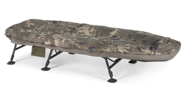 NASH - Lehátko so spacákom Indulgence HD40 Sleep System 6 Legs Camo