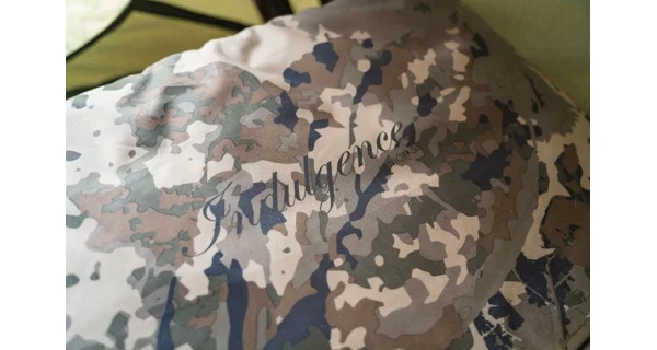 NASH - Ležadlo Indulgence 4 Leg Junior Sleep System Camo