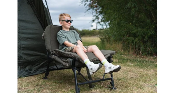 NASH - Ležadlo Indulgence 4 Leg Junior Sleep System Camo