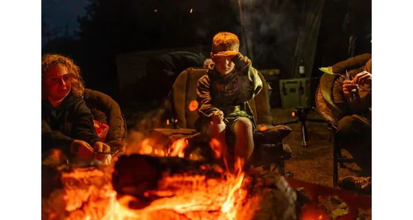 NASH - Ležadlo Indulgence 4 Leg Junior Sleep System Camo