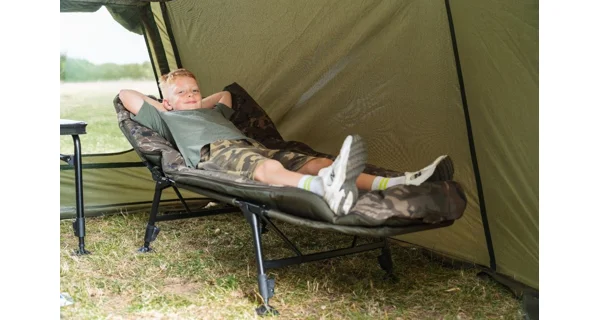 NASH - Ležadlo Indulgence 4 Leg Junior Sleep System Camo