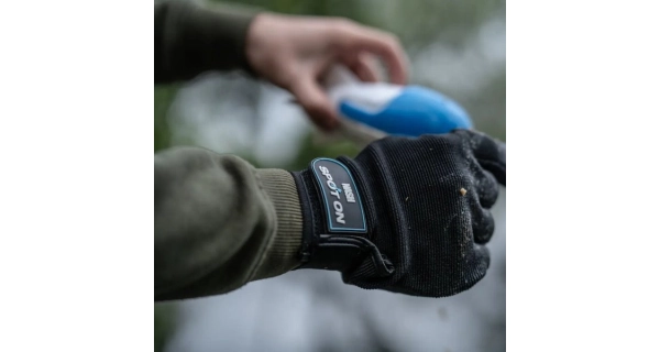 NASH - Nahadzovacie rukavice Spot On Casting Glove Ľavá