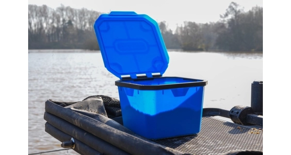 PRESTON - Box na nástrahy 3 Pint Flip Lid Bait Tub