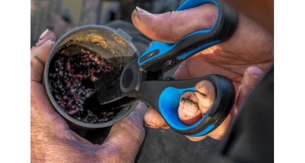 PRESTON - Nožnice na dážďovky Innovations Worm Scissors