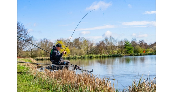 PRESTON - Prút Dura Carp Feeder 3,04 m 40 g