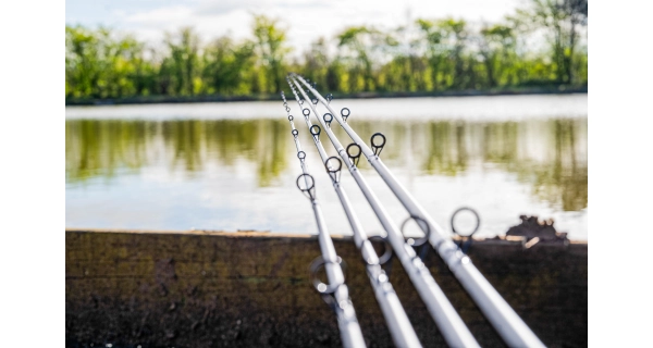 PRESTON - Prút Dura Carp Feeder 3,04 m 40 g