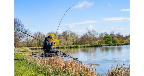 PRESTON - Prút Dura Carp Feeder 3,04 m 40 g