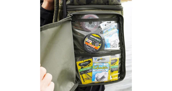 SPRO - Batoh s chladiacou priehradkou Double Camouflage Deadbait Backpack