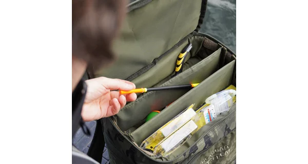 SPRO - Batoh s chladiacou priehradkou Double Camouflage Deadbait Backpack