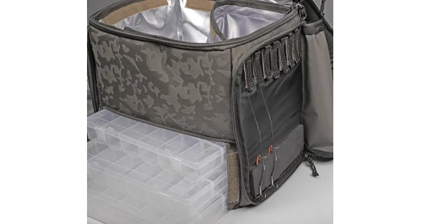 SPRO - Batoh s chladiacou priehradkou Double Camouflage Deadbait Backpack