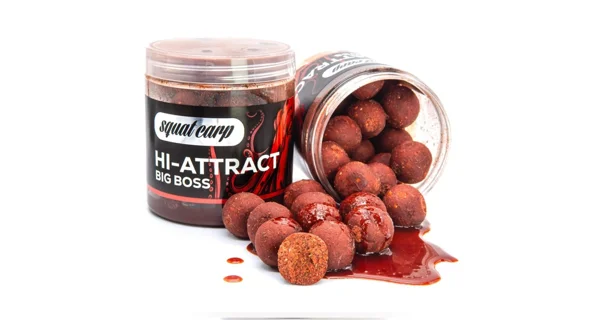 SQUAT CARP - Boilies v dipe Hi-Attract Big Boss 18 mm 220 g