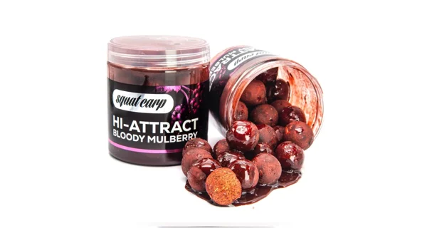 SQUAT CARP - Boilies v dipe Hi-Attract Bloody Mulberry 18 mm 220 g