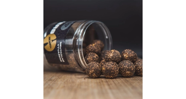 SQUAT CARP - Vyvážené boilies Wafters Anchovy+ 20 mm