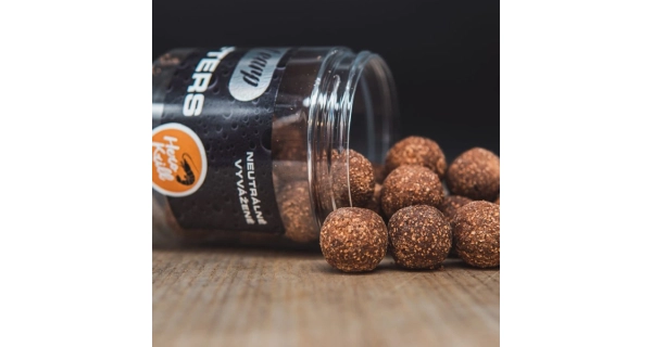 SQUAT CARP - Vyvážené boilies Wafters Hero Krill 20 mm