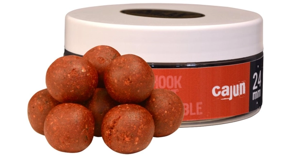 THE ONE - Rozpustné boilies Hook Bait Soluble Red 24 mm 150 g