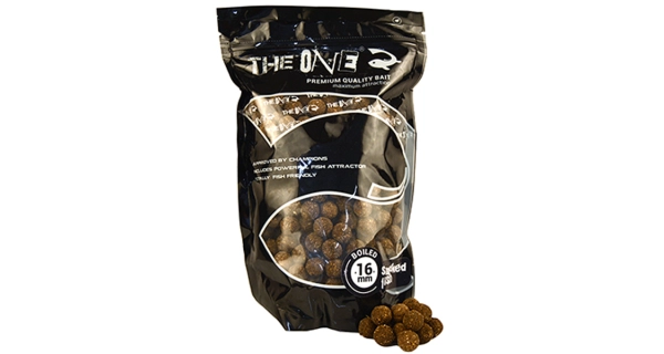THE ONE - Varené boilies Black 16 mm 1 kg