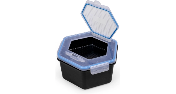 ZEBCO - Škatuľka na nástrahy so sitkom Secure-Lock Bait Box And Sieve 2 l