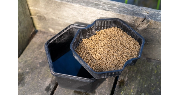 ZEBCO - Škatuľka na nástrahy so sitkom Secure-Lock Bait Box And Sieve 2 l